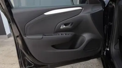 Opel Corsa 2025 - 16450 EUR, 16000 km - AUTO.MOTO.pt - 16000km - foto 14 de 34