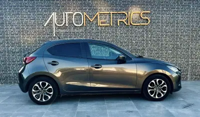 Mazda 2 2016 - 10900 EUR, 140000 km - AUTO.MOTO.pt - 140000km - foto 5 de 12