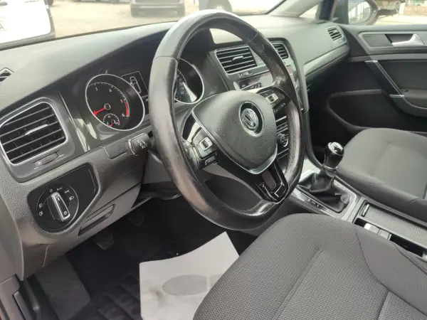 Volkswagen Golf Variant 2017 - 12900 EUR, 205000 km - 205000km - foto 16 de 21