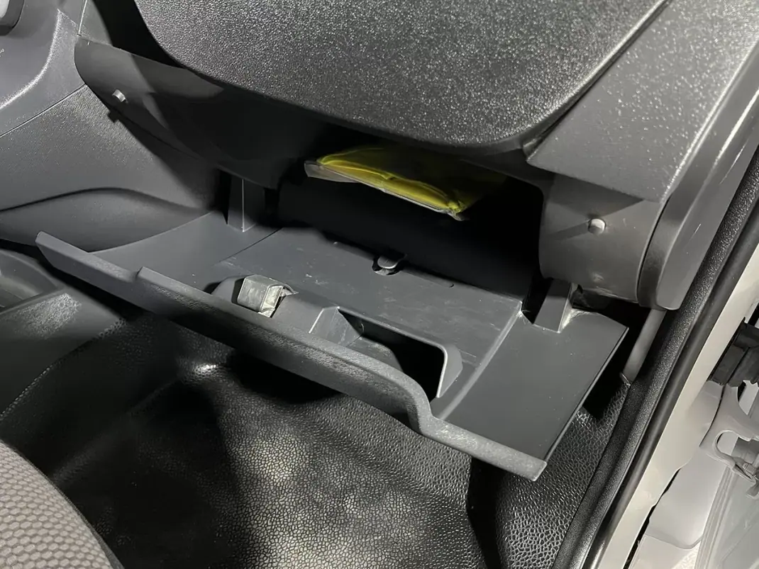 Renault 2021 - 11600 EUR, 110358 km - AUTO.MOTO.pt - 110358km - foto 16 de 20