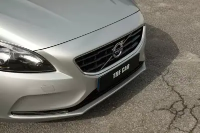 Volvo V40 2013 - 10999 EUR, 275270 km - AUTO.MOTO.pt - 275270km - foto 5 de 24