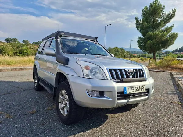 Toyota Land Cruiser Prado 2005 - 35000 EUR, 285000 km - AUTO.MOTO.pt - 285000km - foto 12 de 12