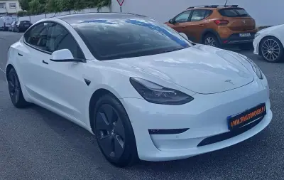 Tesla Model 3 2021 - 26990 EUR, 107700 km - AUTO.MOTO.pt - 107700km - foto 3 de 16