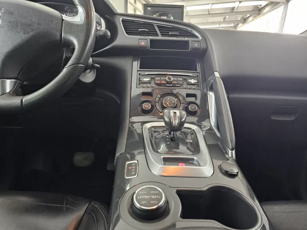 Peugeot 3008 2013 - 10990 EUR, 238991 km - AUTO.MOTO.pt - 238991km - foto 20 de 26
