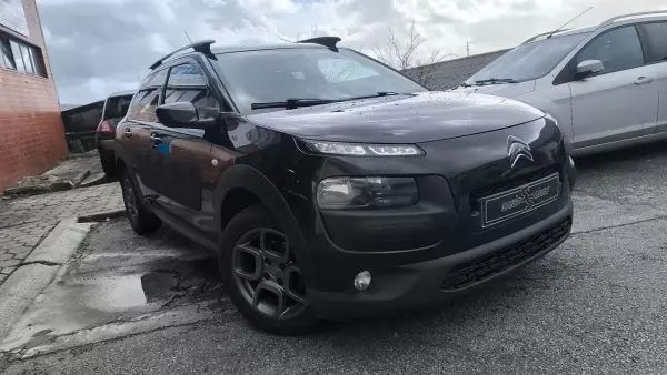 Citroën C4 Cactus 2014 - 9600 EUR, 180000 km - AUTO.MOTO.pt - 180000km - foto 10 de 19