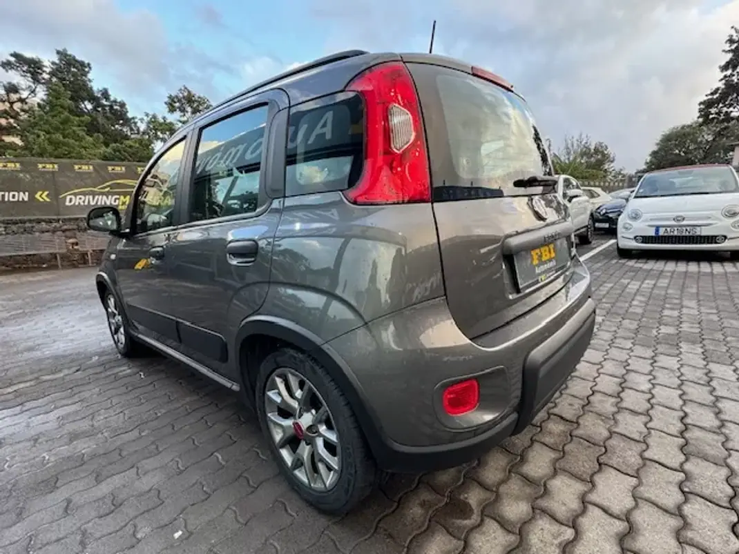 Fiat Panda 2022 - 9900 EUR, 92530 km - AUTO.MOTO.pt - 92530km - foto 10 de 12