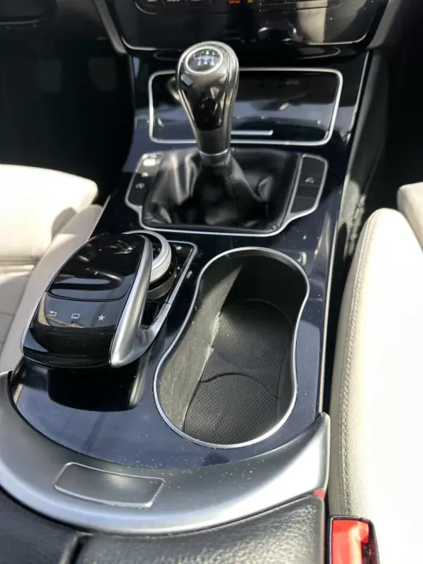 Mercedes-Benz C 180 2015 - 12900 EUR, 280000 km - AUTO.MOTO.pt - 280000km - foto 49 de 69