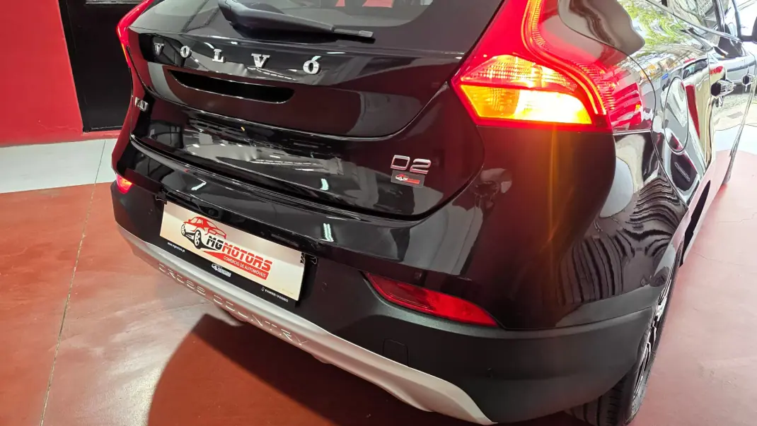 Volvo V40 Cross Country 2017 - 13990 EUR, 169554 km - 169554km - foto 6 de 61
