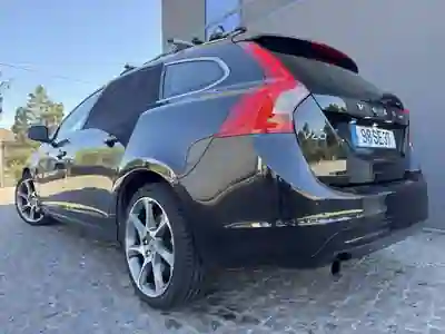 Volvo V60 2016 — foto 6 de 15