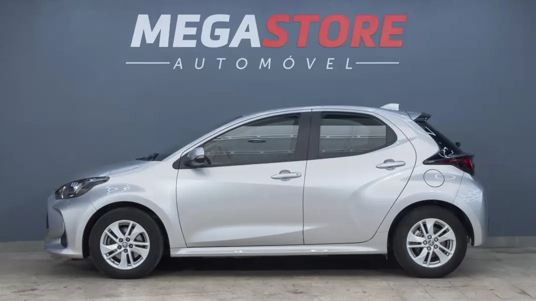 Toyota Yaris 2024 - 22350 EUR, 35000 km - AUTO.MOTO.pt - 35000km - foto 4 de 31