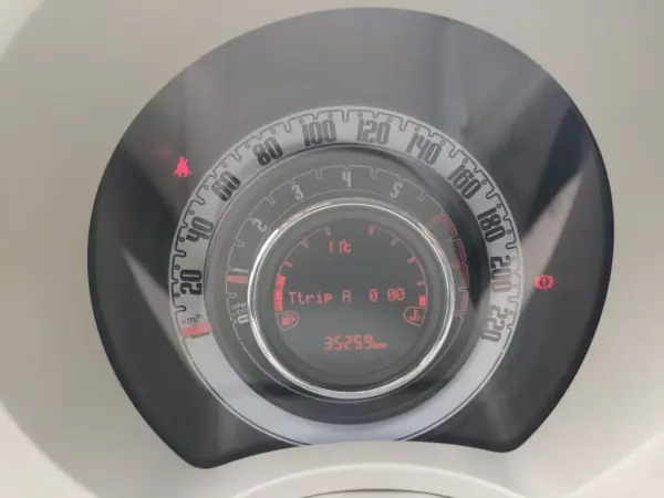 Fiat 500C 2018 - 14750 EUR, 35529 km - AUTO.MOTO.pt - 35529km - foto 9 de 19