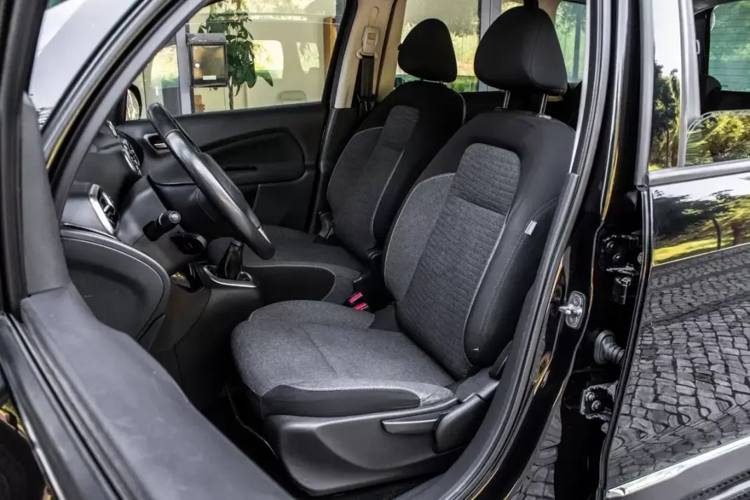 Citroën C3 Picasso 2017 - 7450 EUR, 79899 km - AUTO.MOTO.pt - 79899km - foto 20 de 27