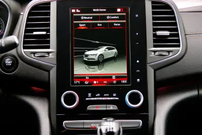 Renault Talisman Sport Tourer 2016 - 14750 EUR, 104000 km - AUTO.MOTO.pt - 104000km - foto 42 de 46