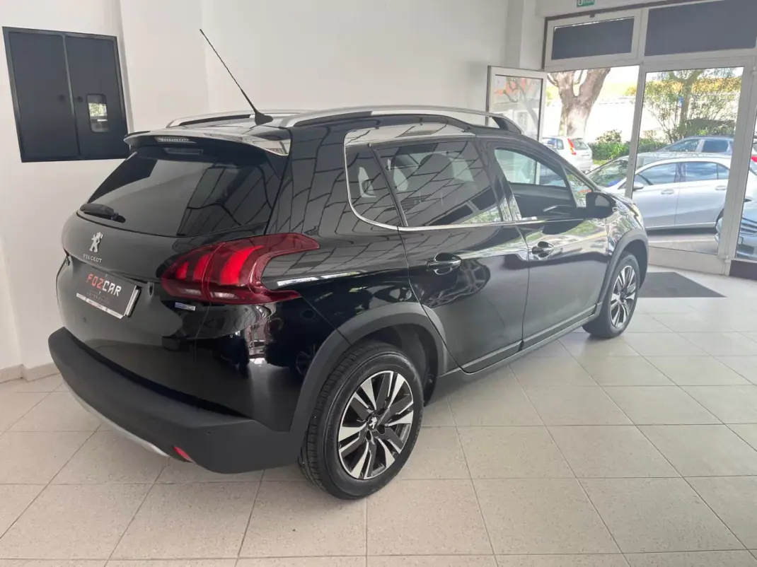 Peugeot 2008 2016 - 8950 EUR, 101636 km - AUTO.MOTO.pt - 101636km - foto 4 de 11
