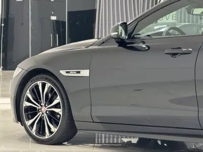 Jaguar XE 2016 - 15990 EUR, 184000 km - AUTO.MOTO.pt - 184000km - foto 9 de 26