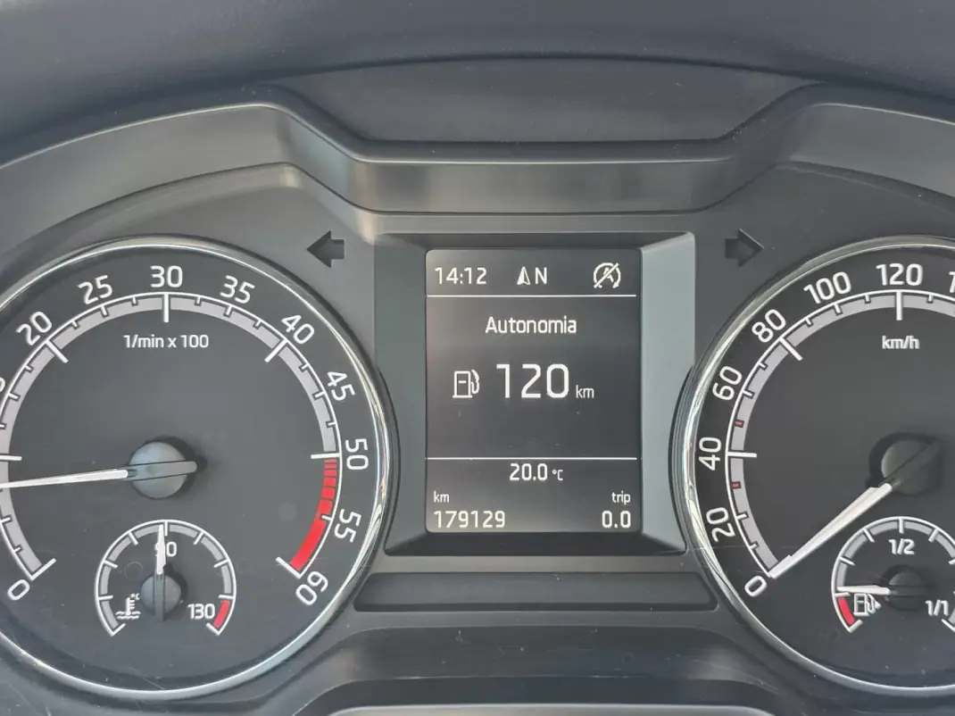 Skoda Octavia 2018 - 8990 EUR, 179225 km - AUTO.MOTO.pt - 179225km - foto 12 de 12