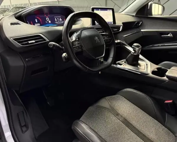 Peugeot 3008 2016 - 13999 EUR, 126514 km - AUTO.MOTO.pt - 126514km - foto 20 de 22