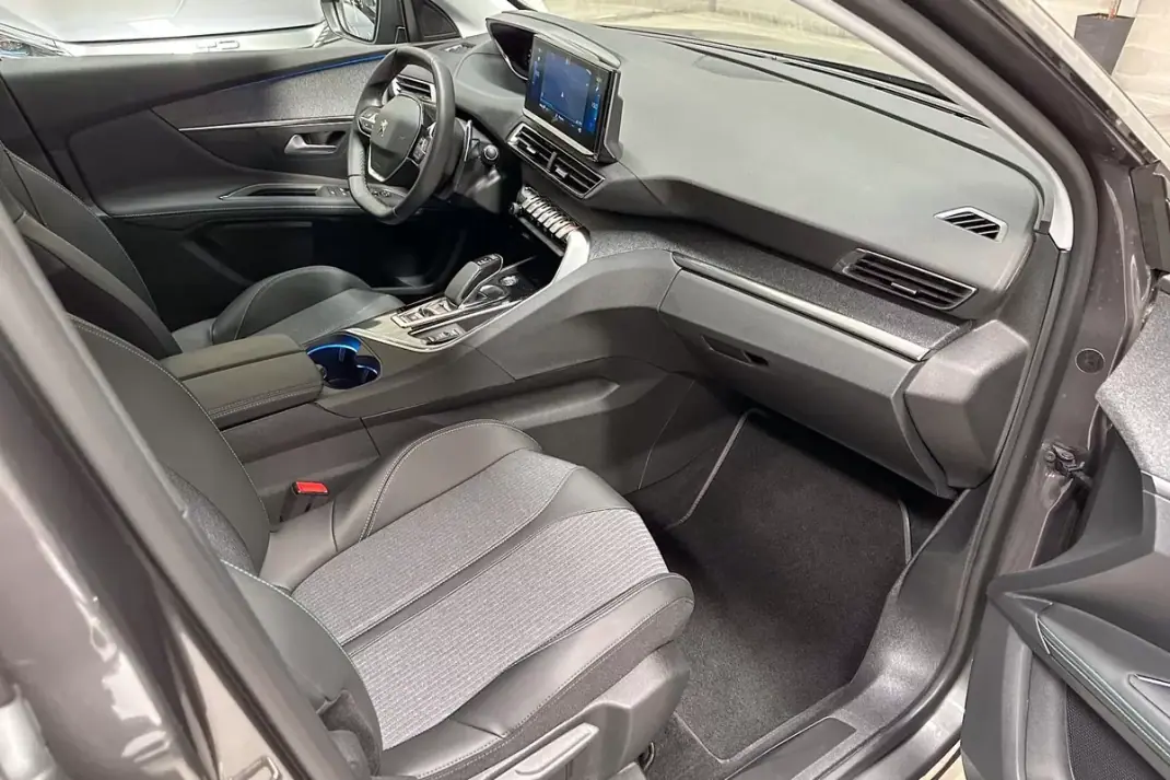 Peugeot 3008 2021 - 24950 EUR, 17936 km - AUTO.MOTO.pt - 17936km - foto 10 de 49
