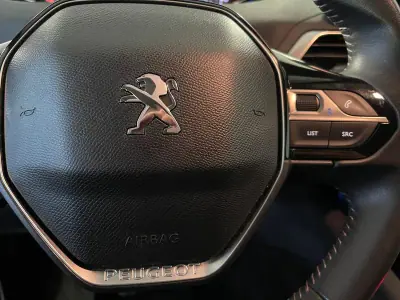 Peugeot 3008 2021 - 19900 EUR, 89000 km - AUTO.MOTO.pt - 89000km - foto 19 de 32