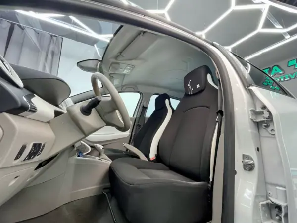 Renault Zoe 2016 - 8250 EUR, 23000 km - 23000km - foto 14 de 15