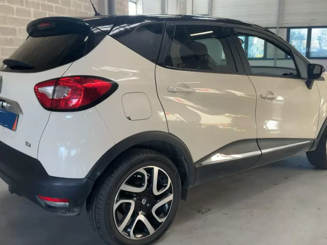 Renault Captur 2015 - 11995 EUR, 73170 km - AUTO.MOTO.pt - 73170km - foto 7 de 8