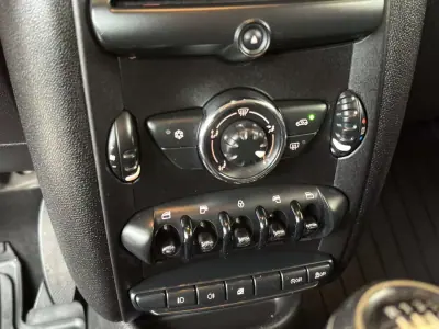 MINI Countryman 2011 - 9750 EUR, 208387 km - AUTO.MOTO.pt - 208387km - foto 18 de 30