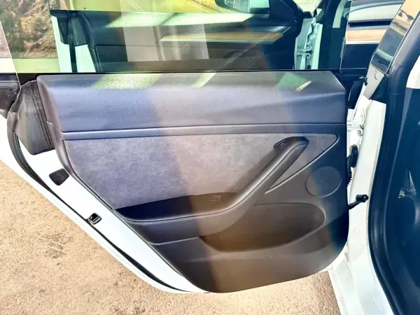 Tesla Model 3 2022 - 39900 EUR, 40060 km - AUTO.MOTO.pt - 40060km - foto 15 de 35