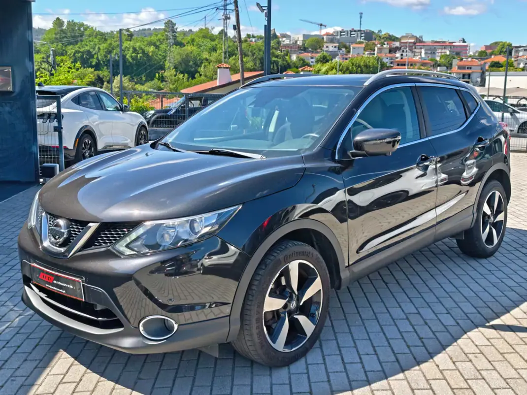 Nissan Qashqai 2016 - 15750 EUR, 160600 km - AUTO.MOTO.pt - 160600km - foto 4 de 17