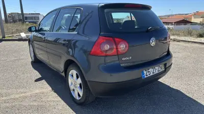 Volkswagen Golf 2005 - 3900 EUR, 220000 km - 220000km - foto 5 de 8