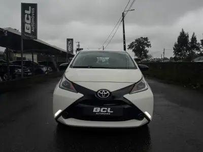 Toyota Aygo 2018 - 9990 EUR, 90000 km - AUTO.MOTO.pt - 90000km - foto 2 de 28