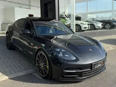 Porsche Panamera 2018 - 74500 EUR, 50941 km - AUTO.MOTO.pt - 50941km - foto 16 de 41