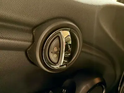 MINI Cooper 2014 - 12500 EUR, 125100 km - AUTO.MOTO.pt - 125100km - foto 8 de 14