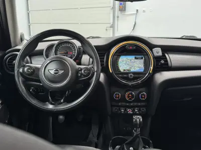 MINI 5 Portas 2016 - 15890 EUR, 167000 km - AUTO.MOTO.pt - 167000km - foto 22 de 34