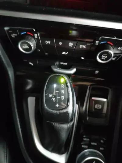 BMW 218 Gran Tourer 2015 - 17250 EUR, 190800 km - AUTO.MOTO.pt - 190800km - foto 29 de 35