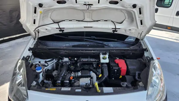 Citroën Berlingo 2017 - 10490 EUR, 225000 km - AUTO.MOTO.pt - 225000km - foto 14 de 15