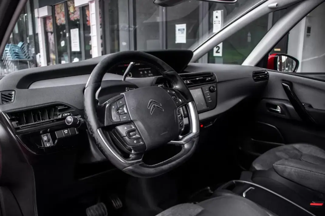 Citroën Grand C4 Spacetourer 2019 - 10900 EUR, 259898 km - AUTO.MOTO.pt - 259898km - foto 12 de 30