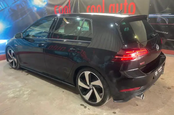 Volkswagen Golf 2019 - 30500 EUR, 106000 km - AUTO.MOTO.pt - 106000km - foto 16 de 47