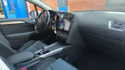 Citroën C4 2012 - 9500 EUR, 180000 km - AUTO.MOTO.pt - 180000km - foto 6 de 24