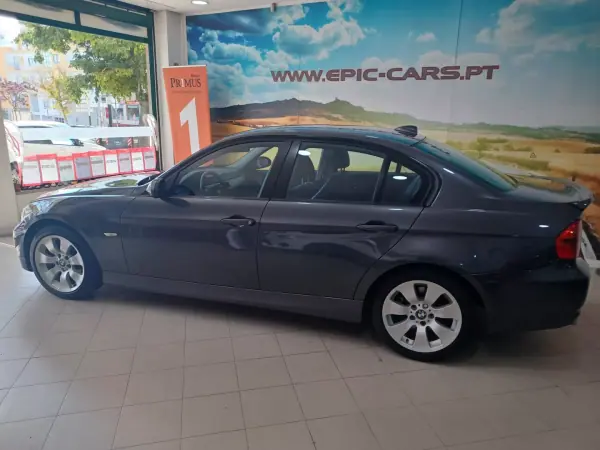 BMW 318 2008 - 9390 EUR, 172104 km - 172104km - foto 4 de 37
