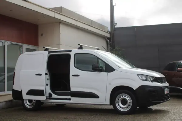 Peugeot Partner 1.5 BlueHDI Longa c/Barras Tejadilho 2021 - 14990 EUR, 117000 km - AUTO.MOTO.pt - 117000km - foto 7 de 19