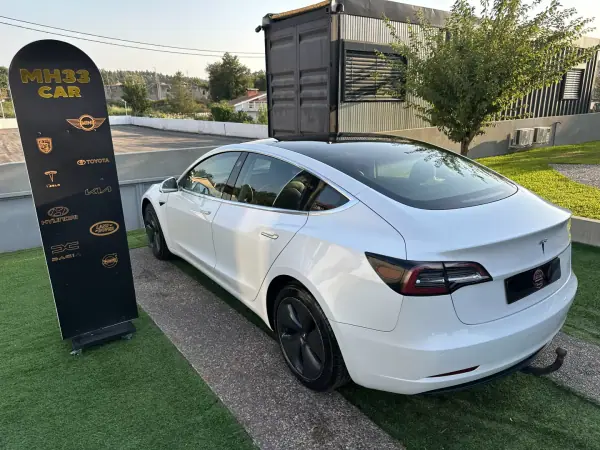 Tesla Model 3 2019 - 24900 EUR, 170000 km - 170000km - foto 13 de 49