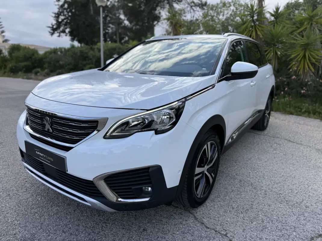 Peugeot 5008 2018 - 13999 EUR, 200000 km - AUTO.MOTO.pt - 200000km - foto 1 de 14