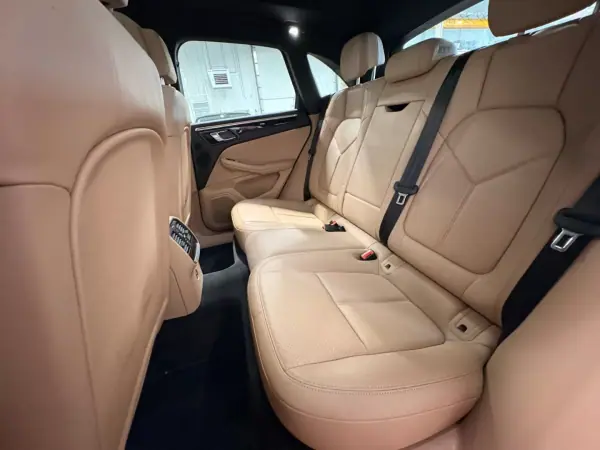 Porsche Macan 2020 - 49500 EUR, 162354 km - AUTO.MOTO.pt - 162354km - foto 9 de 11