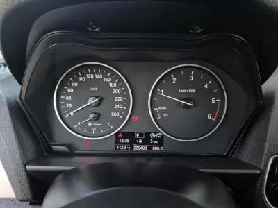 BMW 116 2014 - 10990 EUR, 204000 km - AUTO.MOTO.pt - 204000km - foto 14 de 29