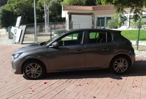 Peugeot 208 2022 - 13470 EUR, 55214 km - AUTO.MOTO.pt - 55214km - foto 14 de 20