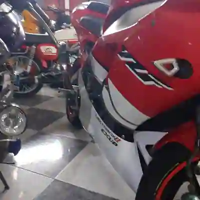 Yamaha YZF R1 2000 — foto 2 de 8