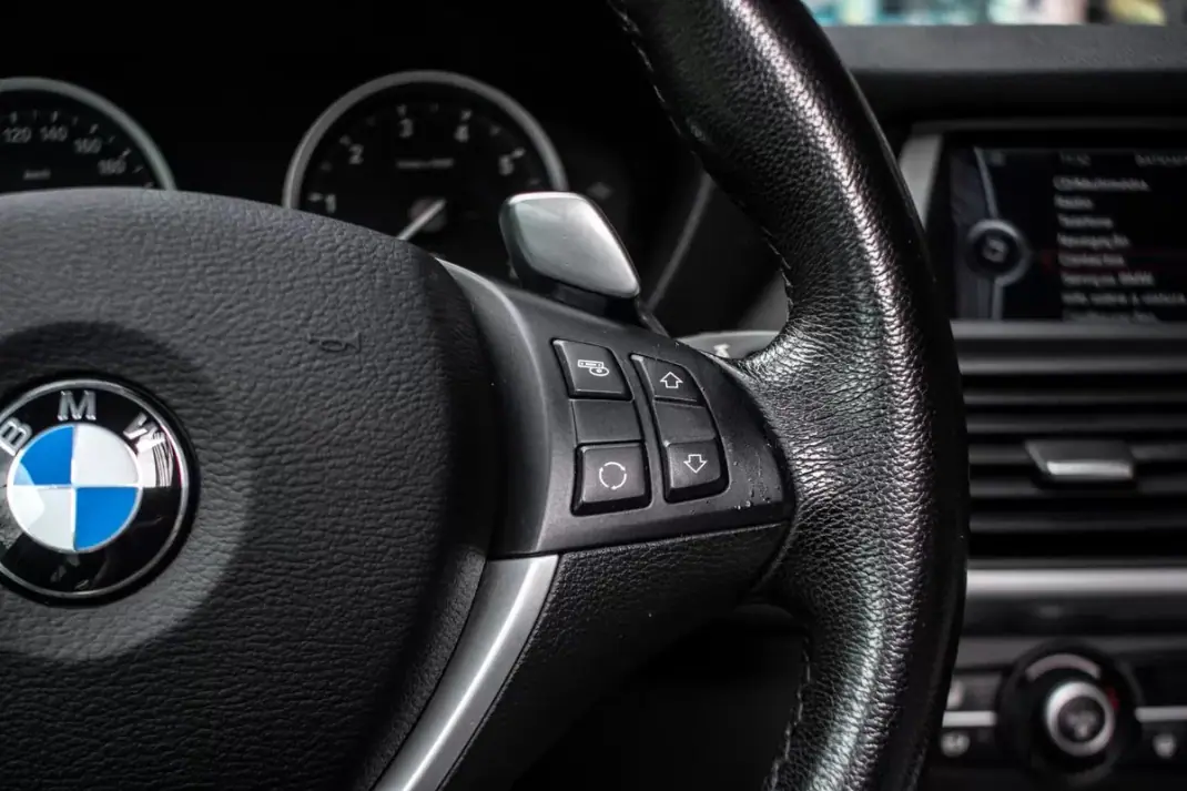 BMW X6 ActiveHybrid 2010 - 23990 EUR, 173745 km - AUTO.MOTO.pt - 173745km - foto 14 de 40