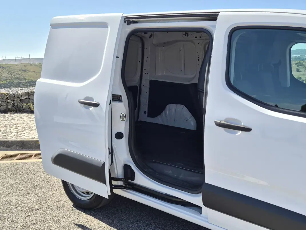 Toyota Proace 2023 - 17700 EUR, 42993 km - 42993km - foto 15 de 18