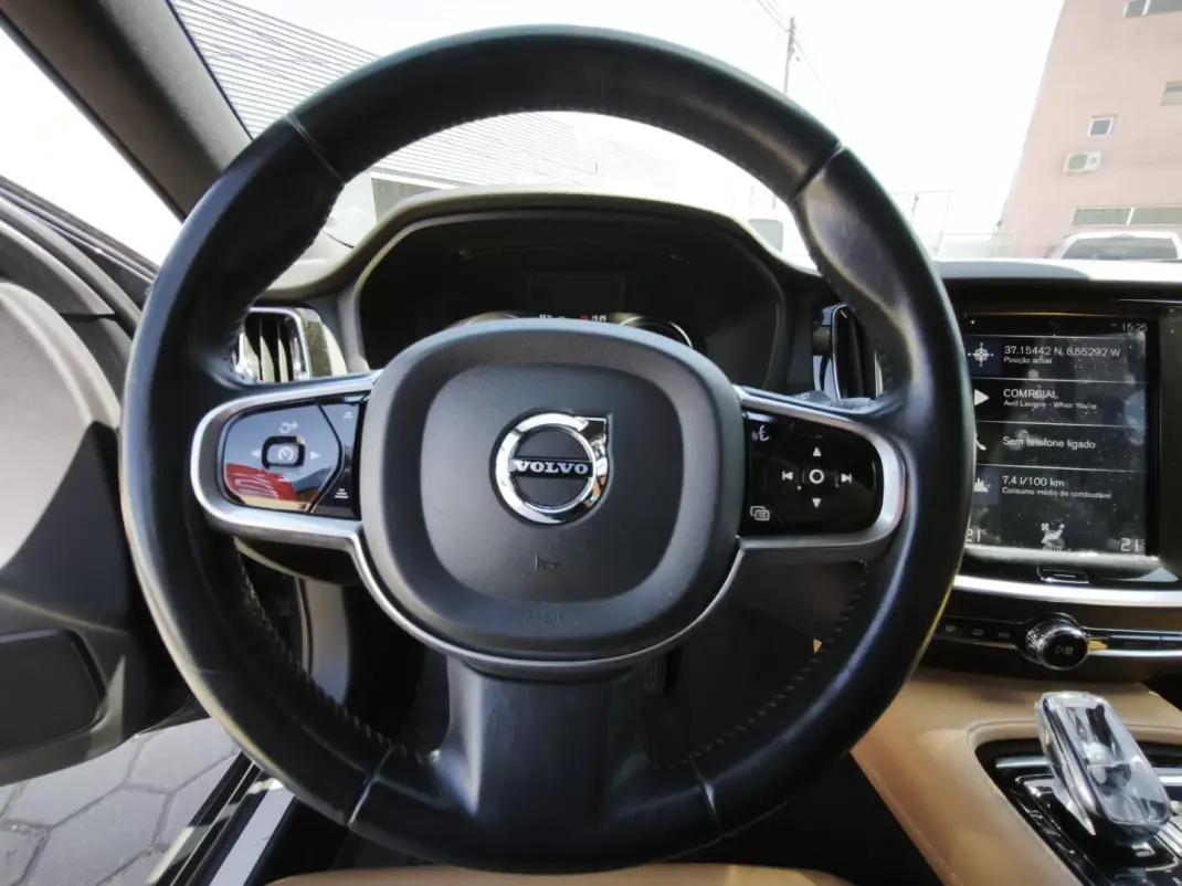 Volvo V60 2019 - 22900 EUR, 182000 km - 182000km - foto 11 de 25