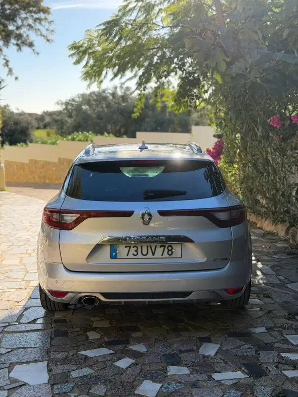Renault Mégane 2018 - 16900 EUR, 102599 km - AUTO.MOTO.pt - 102599km - foto 6 de 12